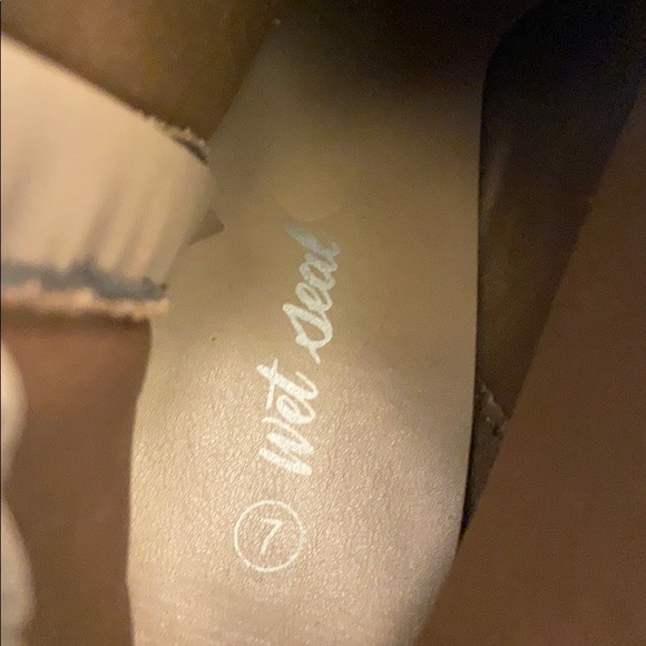 Ankle Boots Wedge. Size 7. Great Used Condition! - Picture 7 of 8
